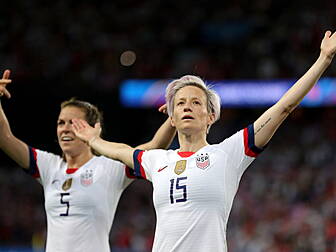 Rapinoe fires USA into World C...